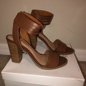 Brown Sandals with chunky heel